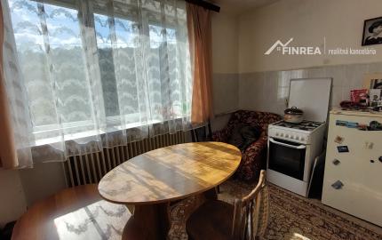 FINREA│Predaj rodinný dom na pozemku 1602 m² - Pov. Bystrica