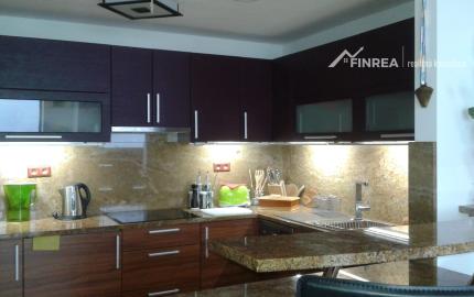 FINREA│Priestranný a slnečný 2-izbový apartmánový byt, 90 m², Bratislava - Petržalka