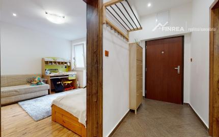 FINREA│3 izbový zariadený byt( 80m2 ) Vrútky-Centrum