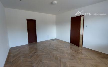 FINREA│Prenájom 2 izbového bytu vhodného aj na kancelárske účely, Martin centrum, 85m2