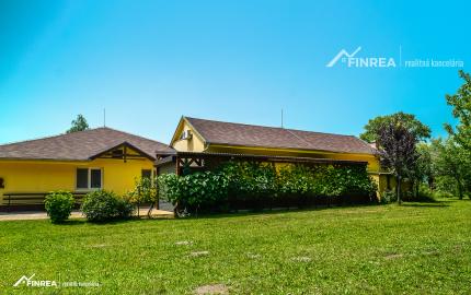 FINREA│ Zabehnutý apartmánový dom v areáli termálnych kúpeľov so stálou klientelou, Patince