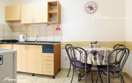 FINREA│ Zabehnutý apartmánový dom v areáli termálnych kúpeľov so stálou klientelou, Patince