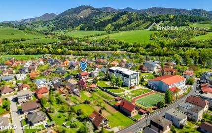 FINREA│Priestranný 7 izbový rodinný dom s 640m2 pozemkom – Strečno