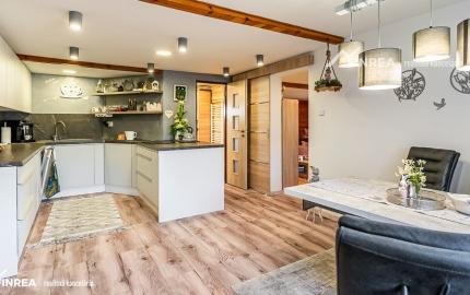 FINREA│Priestranný 7 izbový rodinný dom s 640m2 pozemkom – Strečno