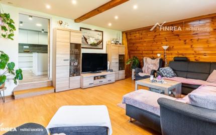 FINREA│Priestranný 7 izbový rodinný dom s 640m2 pozemkom – Strečno