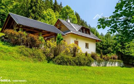 FINREA│Vidiecky dom na veľkorysom pozemku v Zázrivej