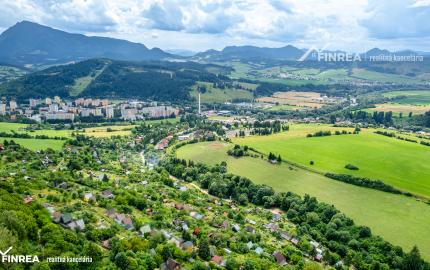 FINREA│Záhradka s útulnou chatkou ZO LIESKOVEC