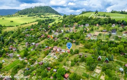 FINREA│Záhradka s útulnou chatkou ZO LIESKOVEC