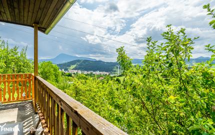 FINREA│Záhradka s útulnou chatkou ZO LIESKOVEC