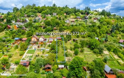 FINREA│Záhradka s útulnou chatkou ZO LIESKOVEC