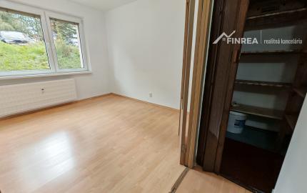 FINREA│Priestranný 4-izbový byt (88m2) s lódžiou – Nemocničná