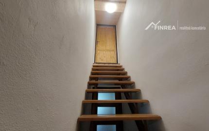 FINREA│Priestranný rodinný dom po čiastočnej rekonštrukcii - Hrboltová