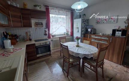 FINREA│Priestranný rodinný dom po čiastočnej rekonštrukcii - Hrboltová
