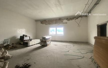 FINREA│ Prenájom skladovej haly – 1 320 m² Vrútky