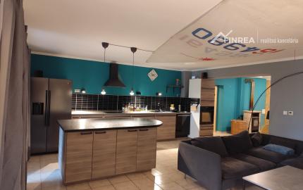 FINREA│3-izbový byt s terasou, predzáhradkou a parkovacím miestom – Lipovec, okres Martin, 111m2