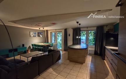 FINREA│3-izbový byt s terasou, predzáhradkou a parkovacím miestom – Lipovec, okres Martin, 111m2