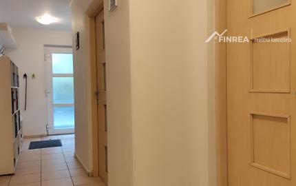 FINREA│3-izbový byt s terasou, predzáhradkou a parkovacím miestom – Lipovec, okres Martin, 111m2