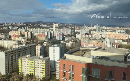 FINREA│Priestranný a slnečný 2-izbový apartmánový byt, 90 m², Bratislava - Petržalka