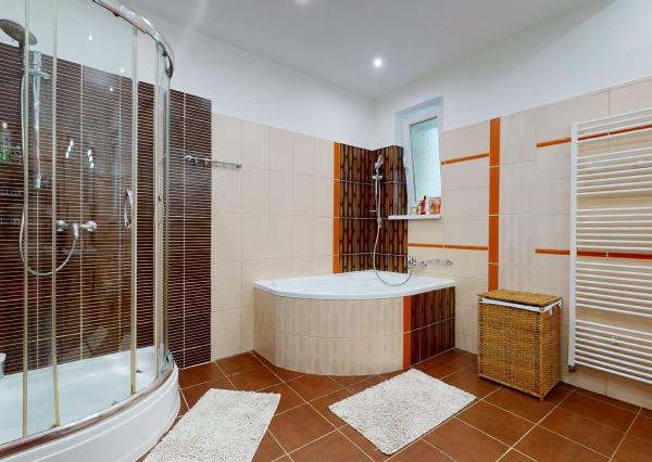 FINREA│3 izbový zariadený byt( 80m2 ) Vrútky-Centrum