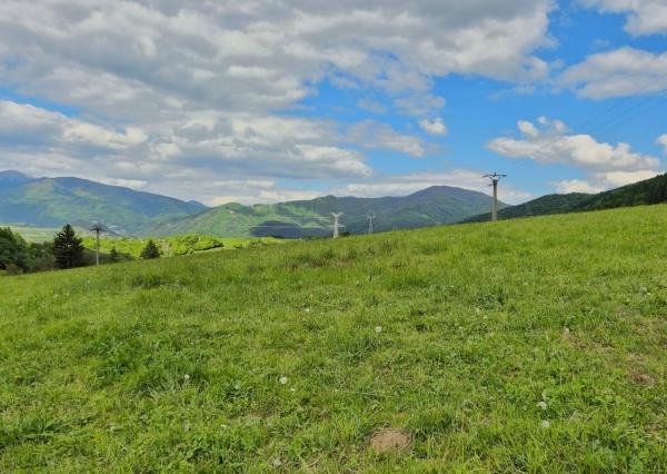 FINREA│Slnečný investičný pozemok (1009 m²) s výhľadom – Konské pri Martine