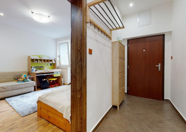 FINREA│3 izbový zariadený byt (79,5m2) Vrútky-Centrum