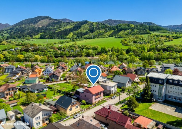 FINREA│Priestranný 7 izbový rodinný dom s 640m2 pozemkom – Strečno