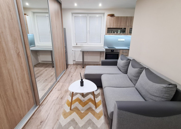 FINREA | Zariadená garsónka s internetom v skvelej lokalite - Bysterec