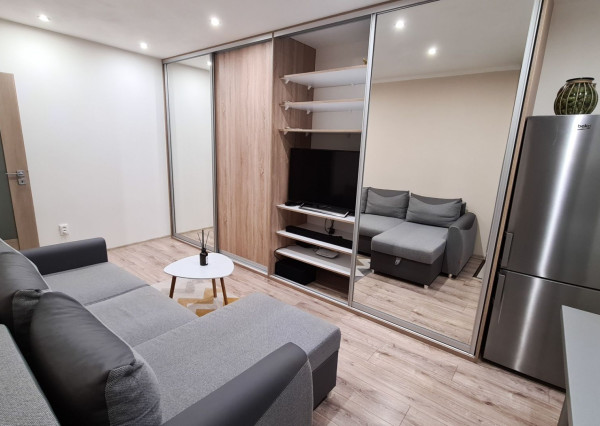 FINREA | Zariadená garsónka s internetom v skvelej lokalite - Bysterec