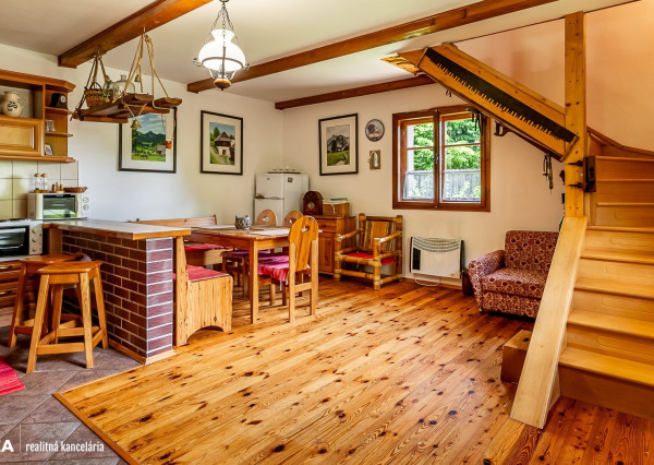 FINREA│Vidiecky dom na veľkorysom pozemku v Zázrivej