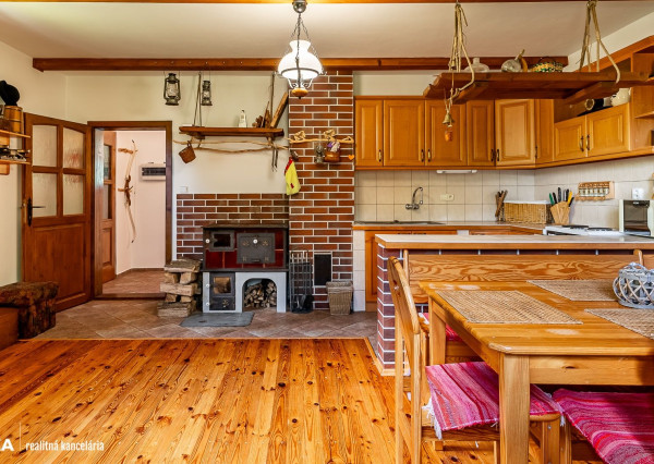 FINREA│Vidiecky dom na veľkorysom pozemku v Zázrivej