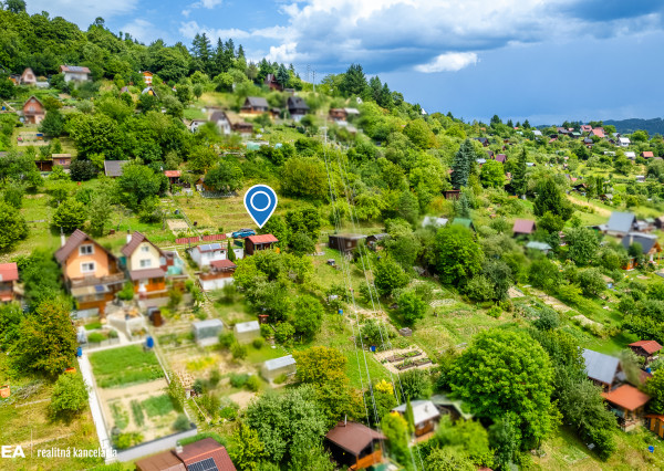 FINREA│Záhradka s útulnou chatkou ZO LIESKOVEC
