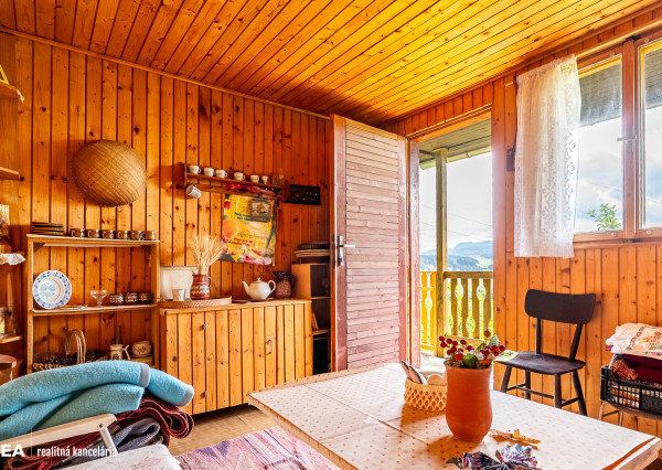 FINREA│Záhradka s útulnou chatkou ZO LIESKOVEC