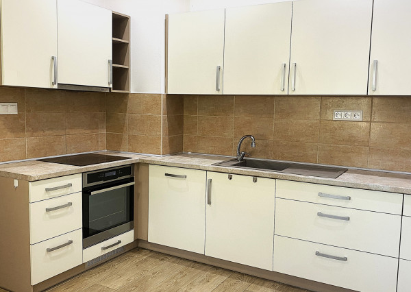 FINREA│ 2-izbový priestranný byt, 85m2 Martin-centrum