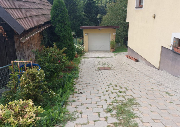 FINREA│Priestranný rodinný dom po čiastočnej rekonštrukcii - Hrboltová