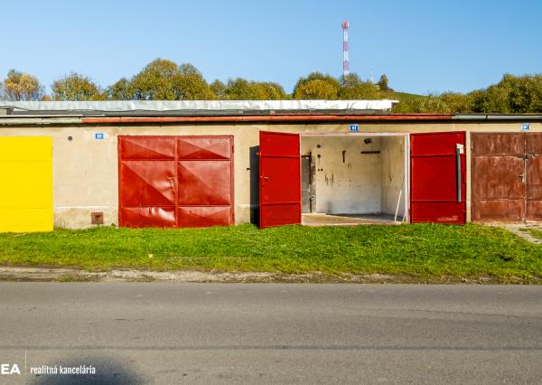 FINREA | Dvojgaráž v obci Istebné