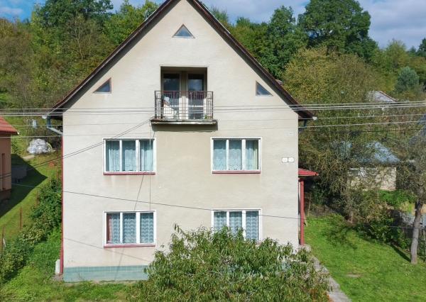 FINREA│Predaj rodinný dom na pozemku 1602 m² - Pov. Bystrica