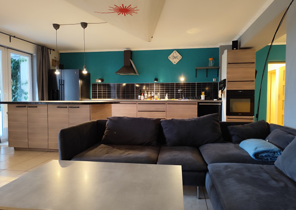 FINREA│3-izbový byt s terasou, predzáhradkou a parkovacím miestom – Lipovec, okres Martin, 111m2