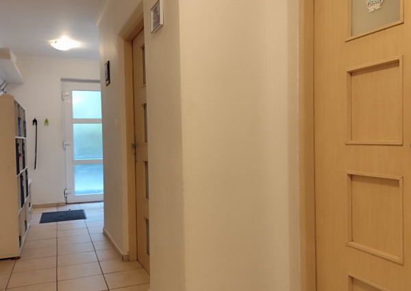 FINREA│3-izbový byt s terasou, predzáhradkou a parkovacím miestom – Lipovec, okres Martin, 111m2