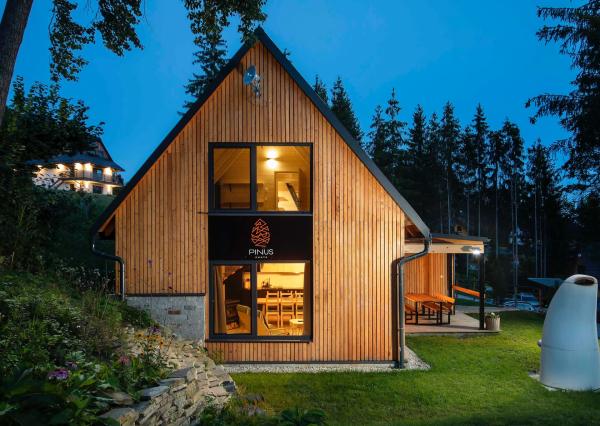 FINREA│PREDAJ Luxusná chata na Kubínskej Holi len 250m od lyžiarskeho strediska