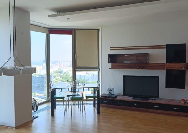 FINREA│Priestranný a slnečný 2-izbový apartmánový byt, 90 m², Bratislava - Petržalka