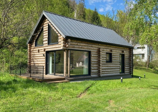 FINREA│Na predaj pozemok 1336 m² s chatou (43 m²) v krásnom prostredí obce Belá pri Žiline