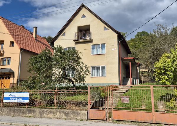 FINREA│Predaj rodinný dom na pozemku 1602 m² - Pov. Bystrica