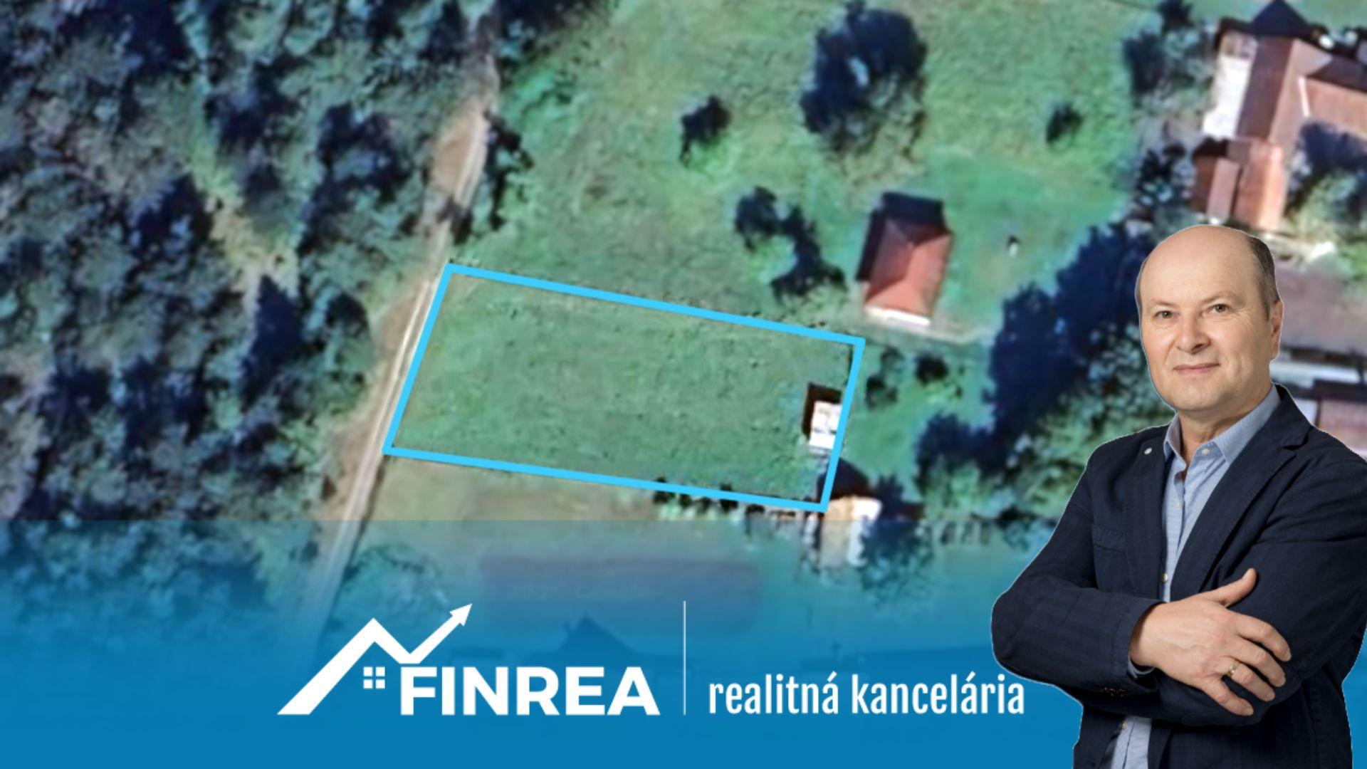 FINREA│Na predaj slnečný pozemok  (977 m²) pod horou – Slovenské Pravno